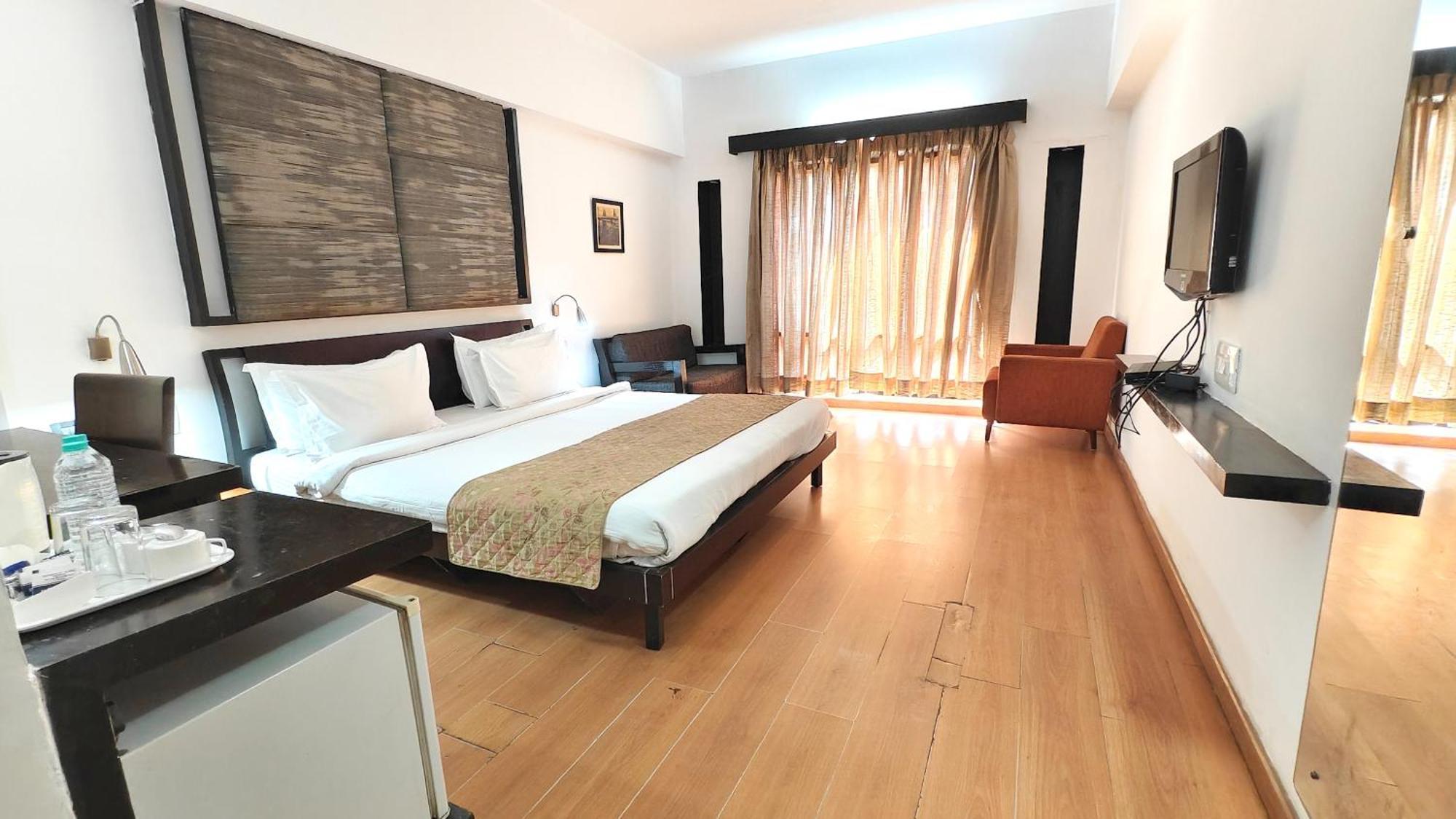 The Sky Imperial, Gandhinagar Hotell Eksteriør bilde