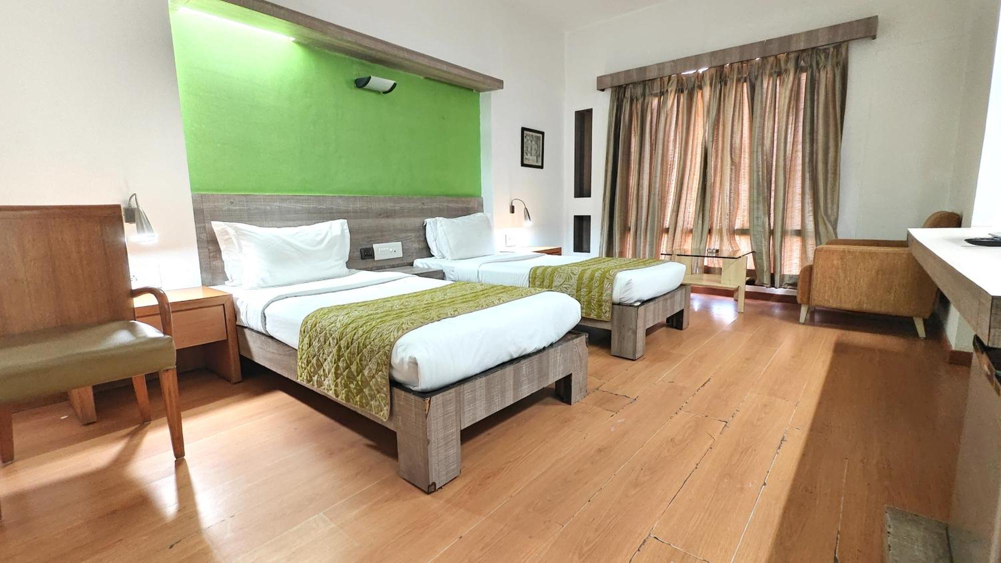 The Sky Imperial, Gandhinagar Hotell Eksteriør bilde