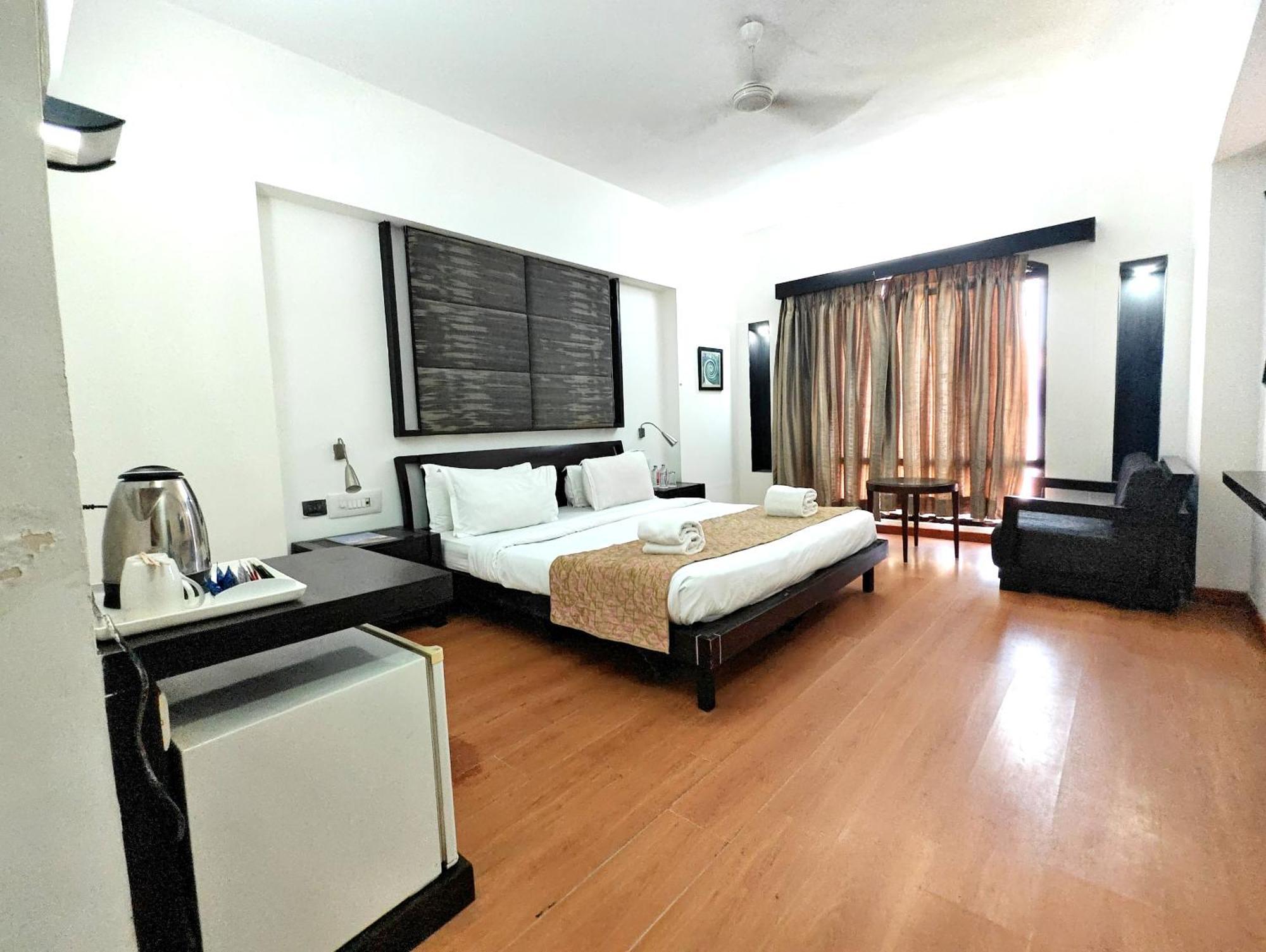 The Sky Imperial, Gandhinagar Hotell Eksteriør bilde